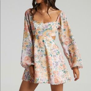 EBONEE DRESS IN FLOWER CROWN| Showpo